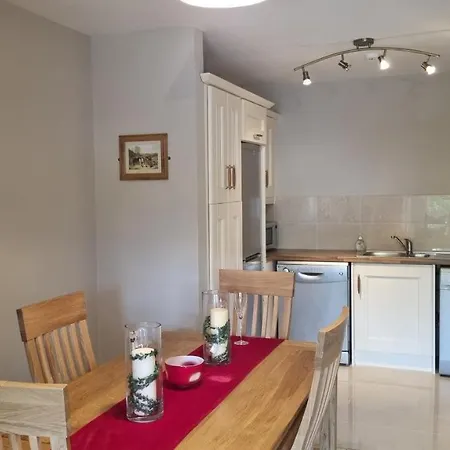 2 Bedroomed Ground Floor Apartman Kenmare