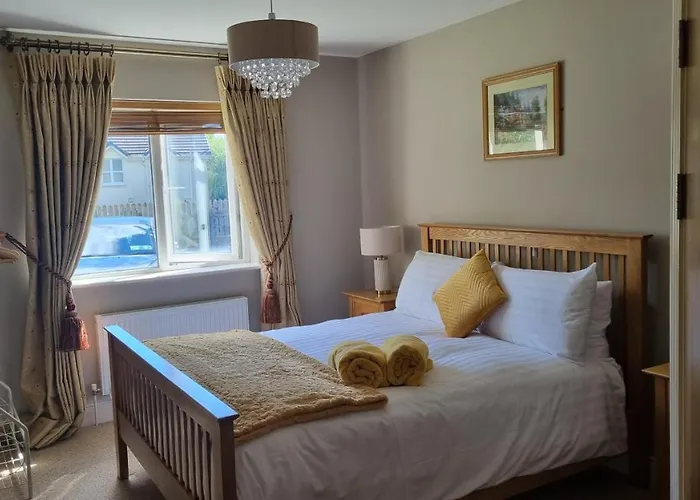 2 Bedroomed Ground Floor Apartamento *