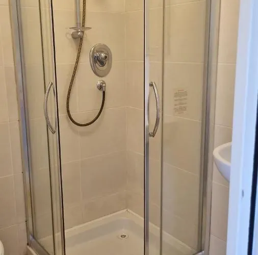 2 Bedroomed Ground Floor Apartamento